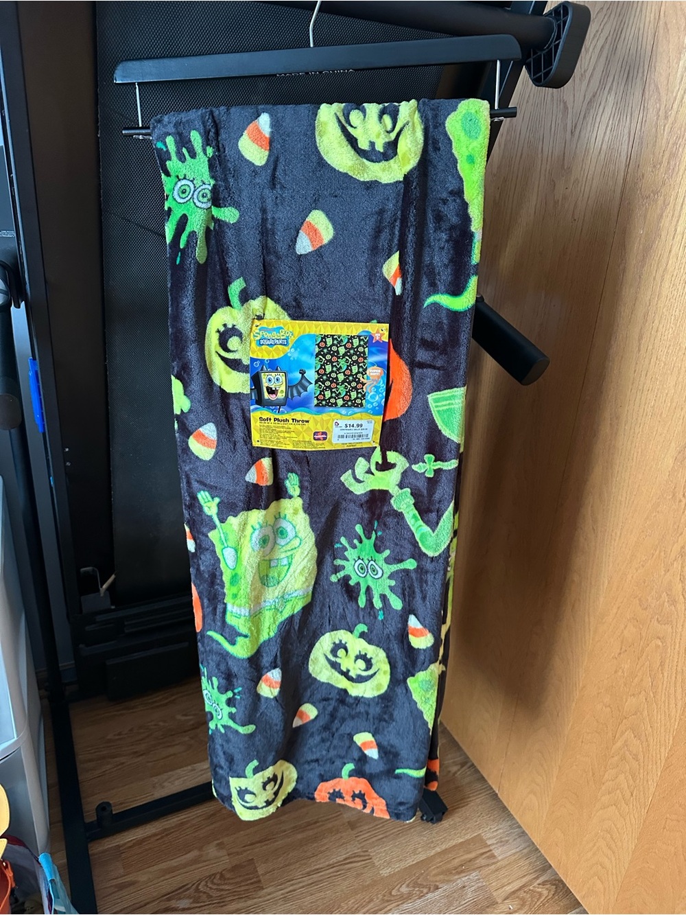 SpongeBob SquarePants Flying Dutchman Black & Green Halloween Costume Throw